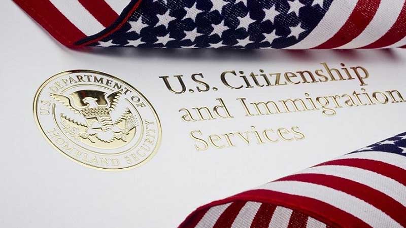 Phí do Sở Di trú và Nhập tịch Hoa Kỳ (USCIS) thu