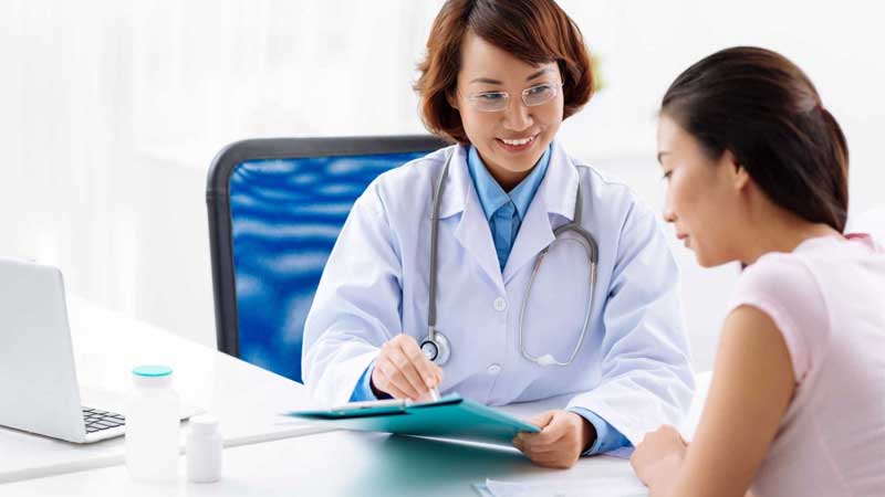 Phí khám sức khỏe và tiêm chủng