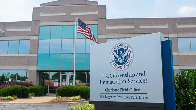 USCIS là gì?